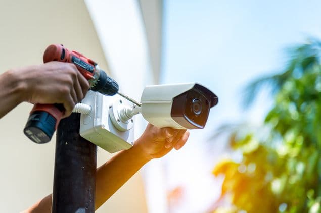 Équipe technique Securicam en intervention
